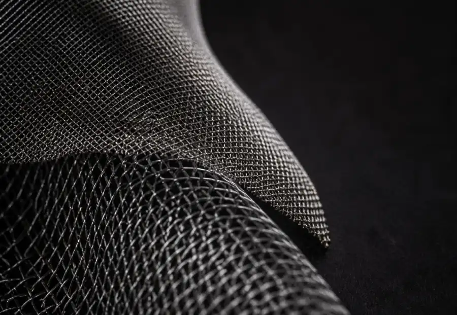 Fine stainless steel woven wire mesh